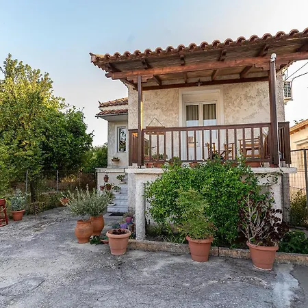Casa Francesca Holiday home Vrachati
