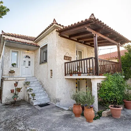 Casa Francesca Holiday home Vrachati